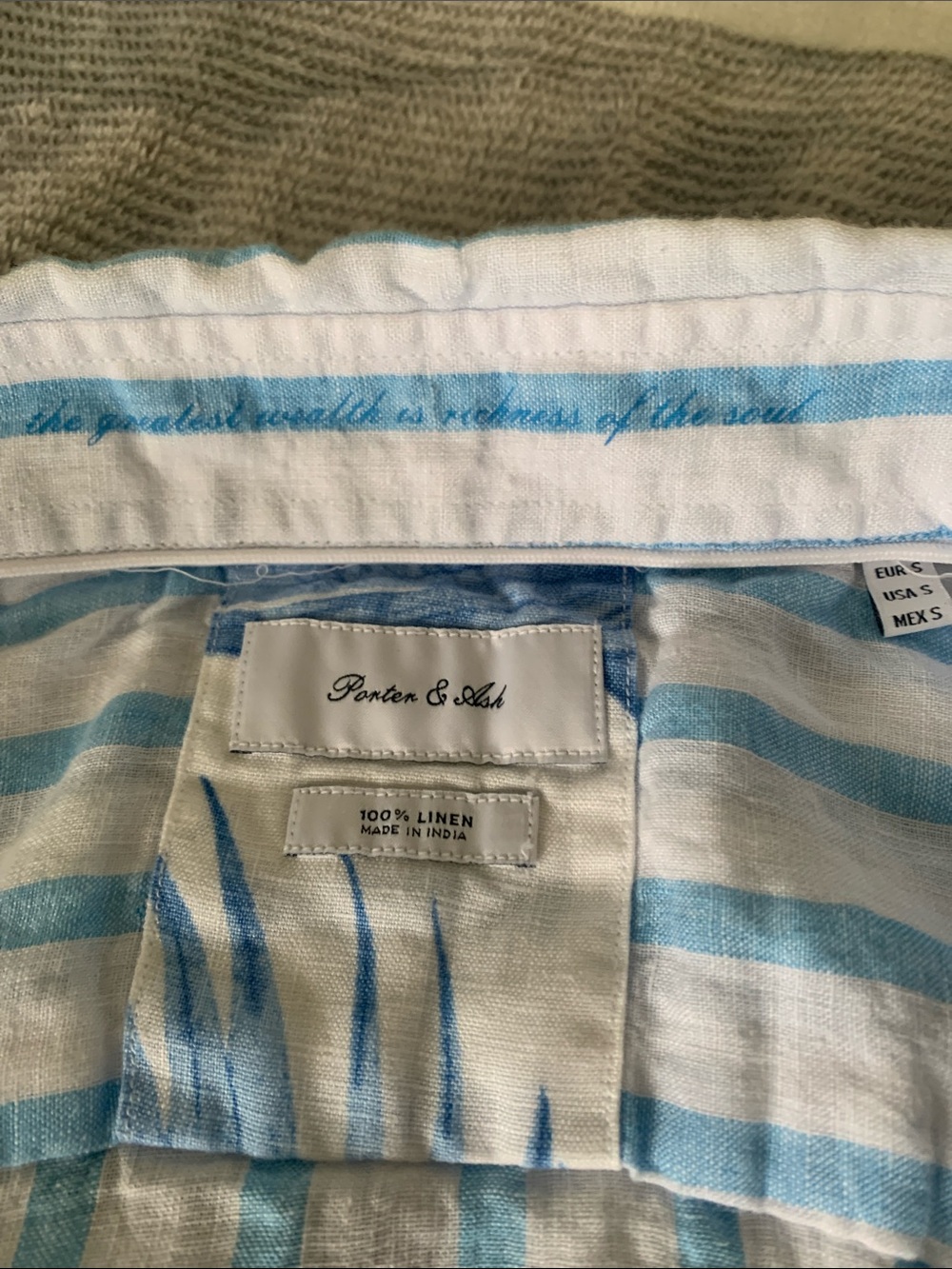 Men's Light Blue & White Striped Short-Sleeve Button-Down Shirt - Picture 2 of 4